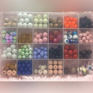 Multi-Color Bead with Storage Organizer